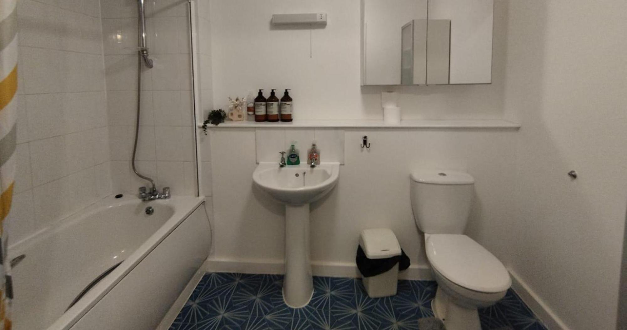 Business & Leisure City Centre 2 Bed En-Suite Apartment With Free Parking And Netflix 코번트리 외부 사진